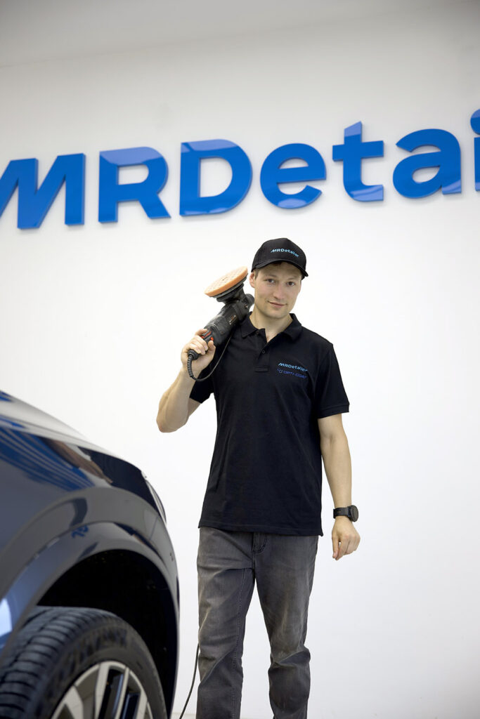 Specjalista MR Detailer w studiu w Rzeszowie